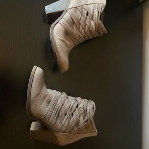 Women’s heeled boots